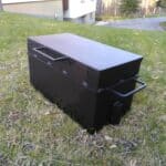 Uždengiama šašlykinė kieme