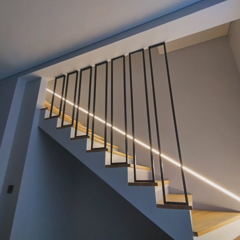 Laiptu turėklai, vidaus furnitūra